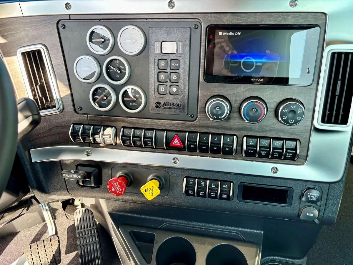 2027 Western Star 49X — photo 19