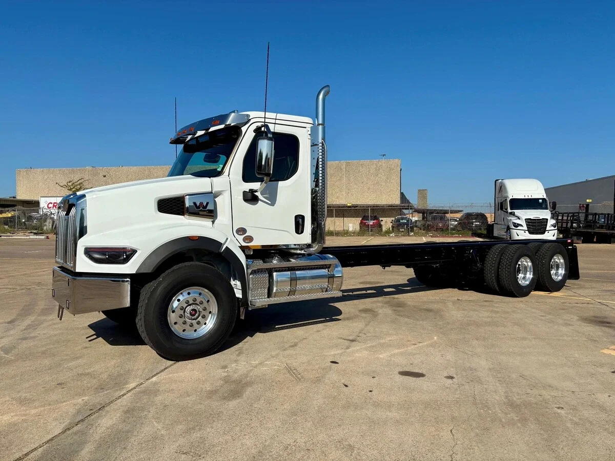2027 Western Star 49X — photo 2