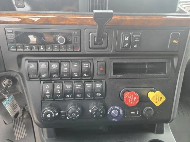 2021 International LT — photo 17