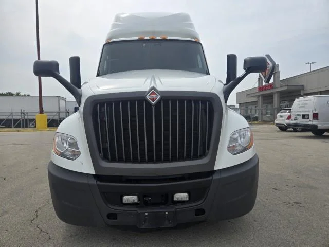 2021 International LT — photo 3