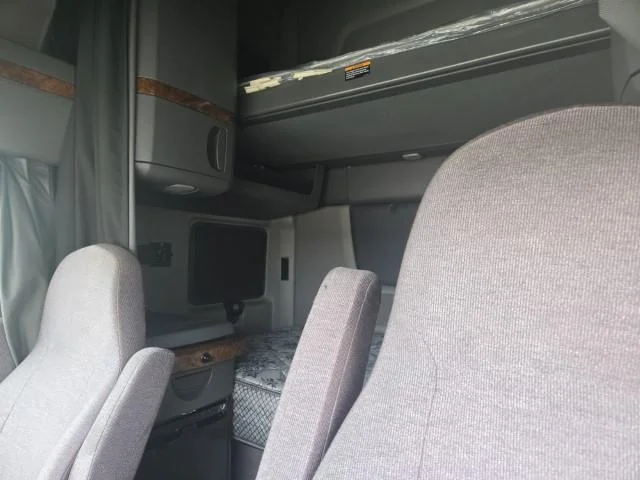 2021 International LT — photo 10
