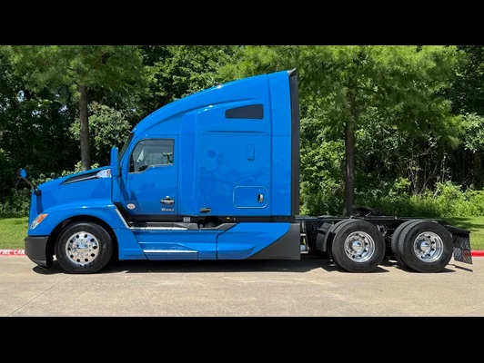 2023 Kenworth T680 in Dallas, TX — photo 16