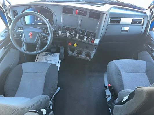 2023 Kenworth T680 in Dallas, TX — photo 11