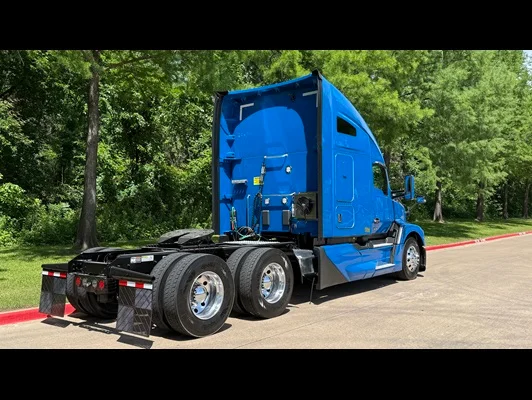 2023 Kenworth T680 in Dallas, TX — photo 21