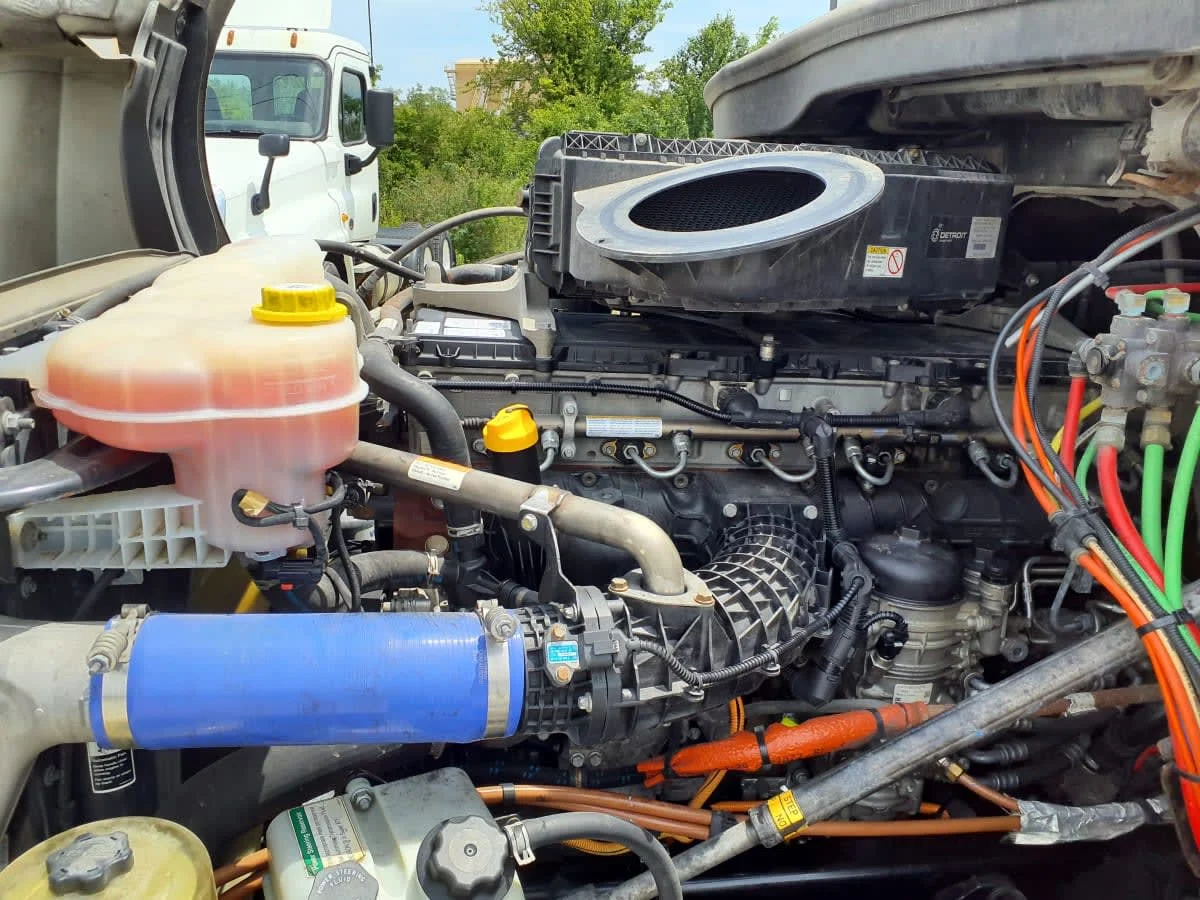 2022 Freightliner Cascadia in Indianapolis, IN — photo 8