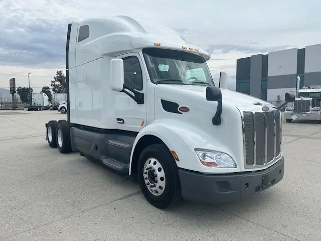 2021 Peterbilt 579 in Fontana, CA — photo 13
