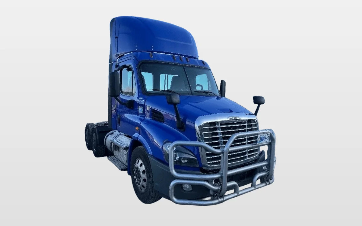 2020 Freightliner Cascadia - image 1