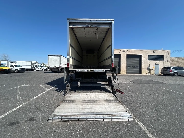 2019 Freightliner M2 106 - image 9