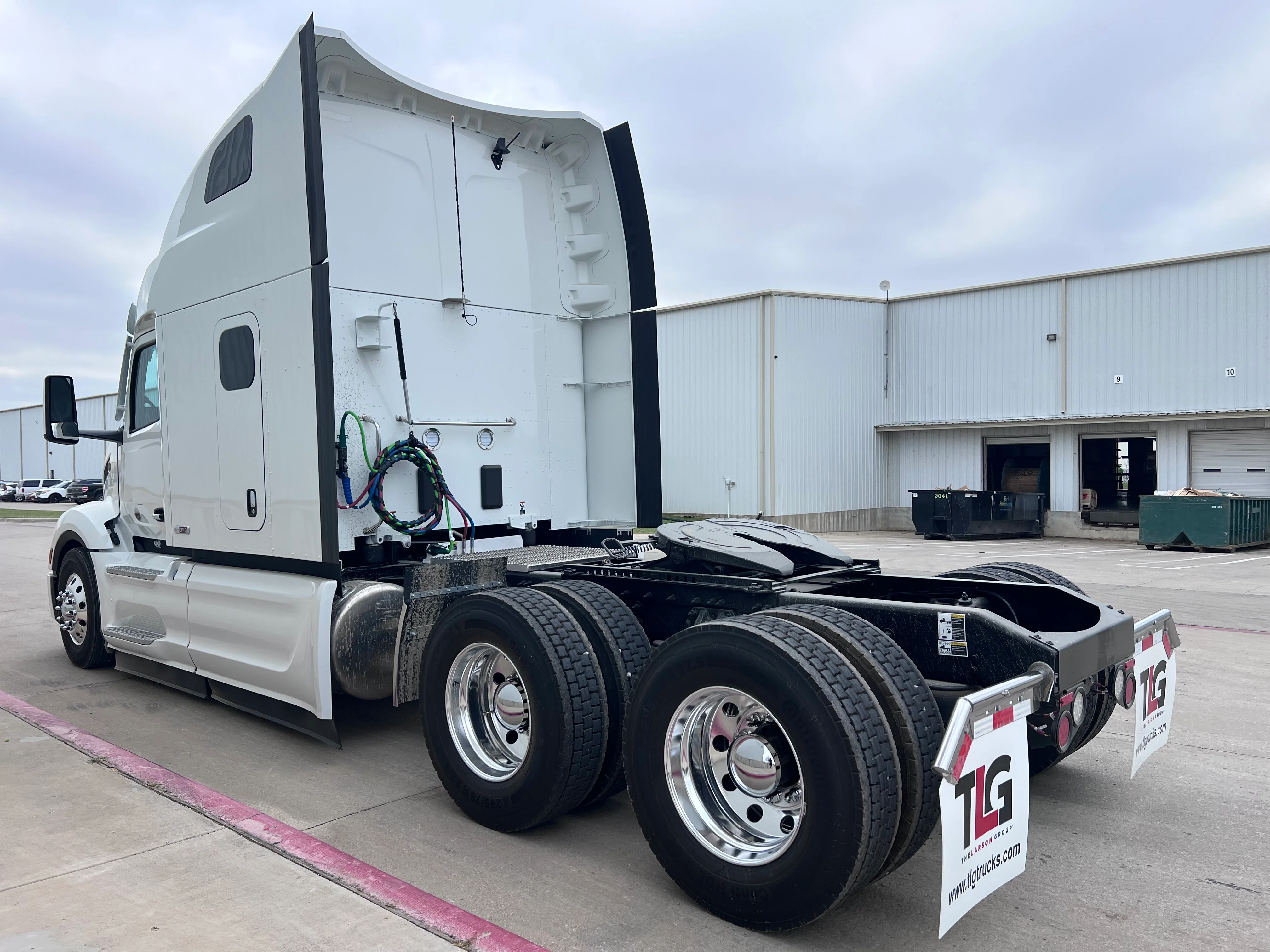 2027 Peterbilt 579 in Louisville, KY — photo 3