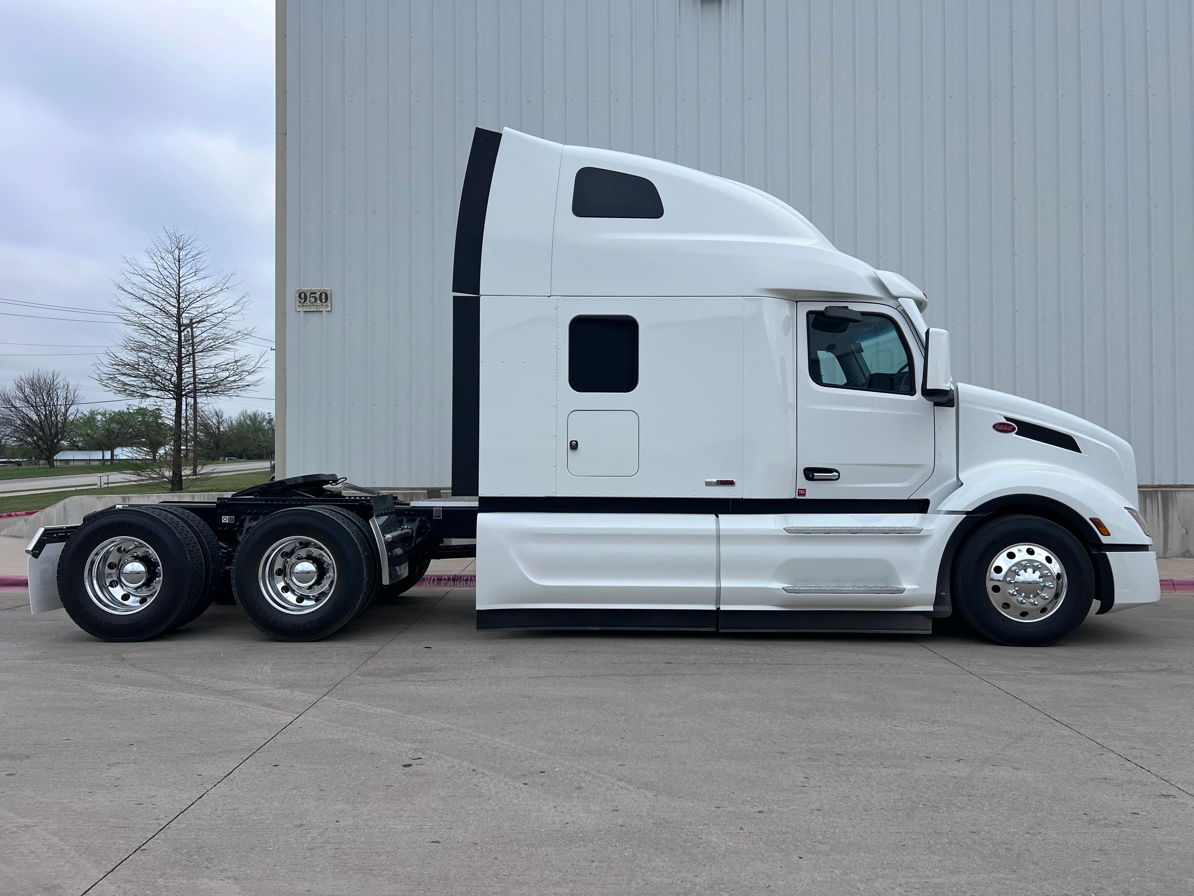 2027 Peterbilt 579 in Louisville, KY — photo 6