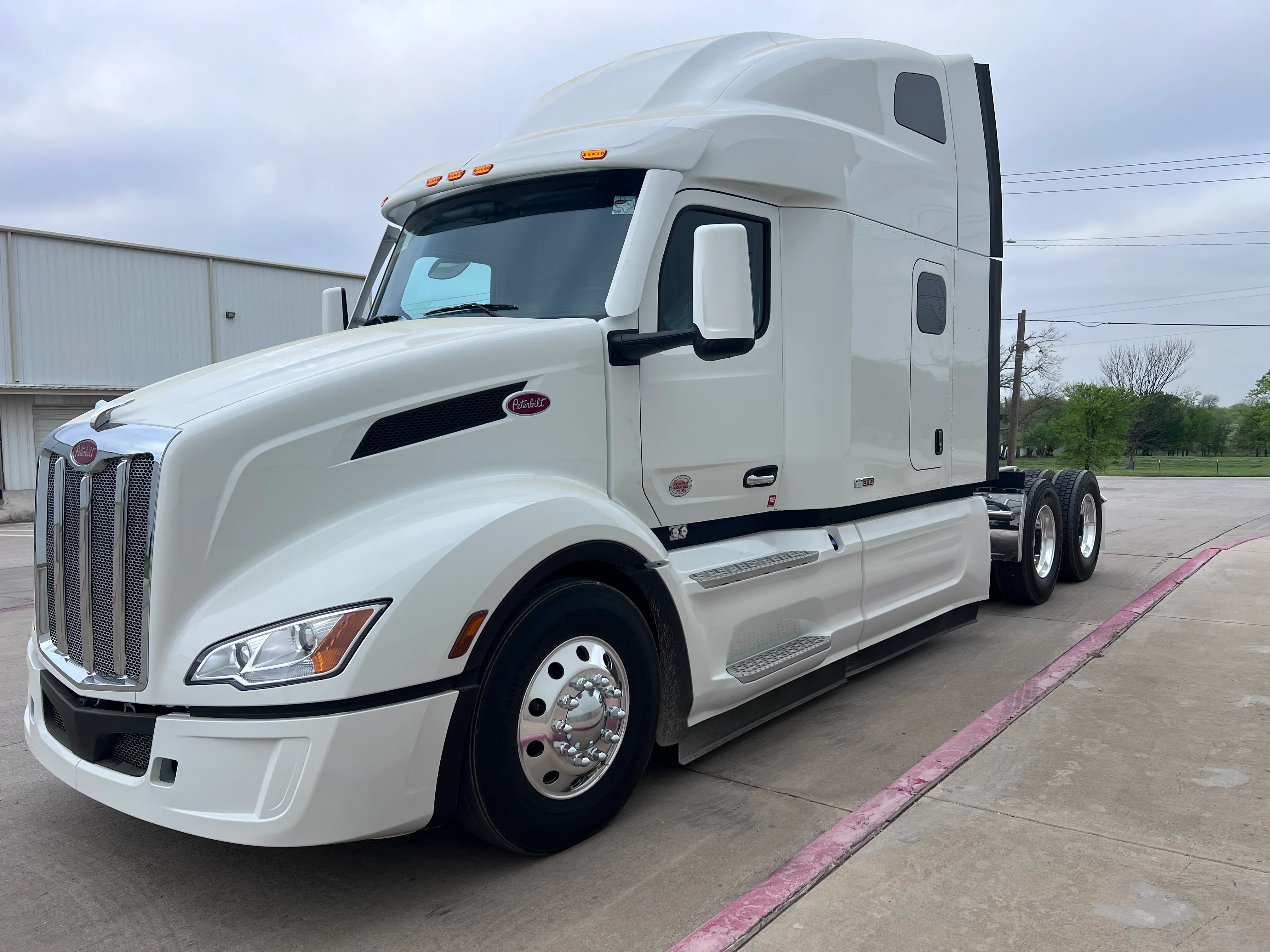 2027 Peterbilt 579