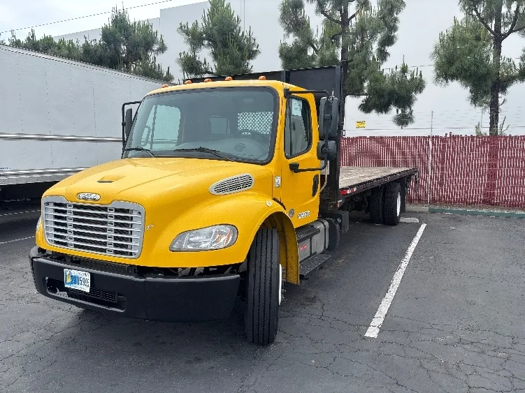 2020 Freightliner M2 106 in La Mirada, CA — photo 3