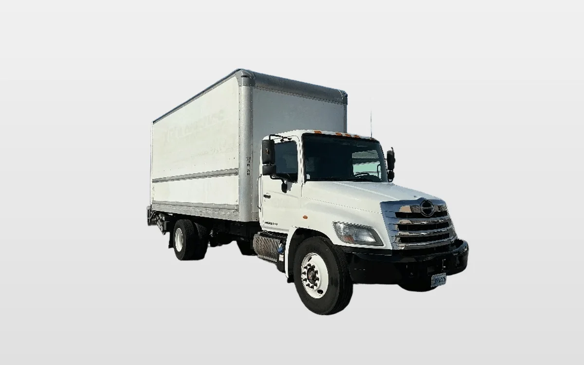 2019 Hino 268 - image 1