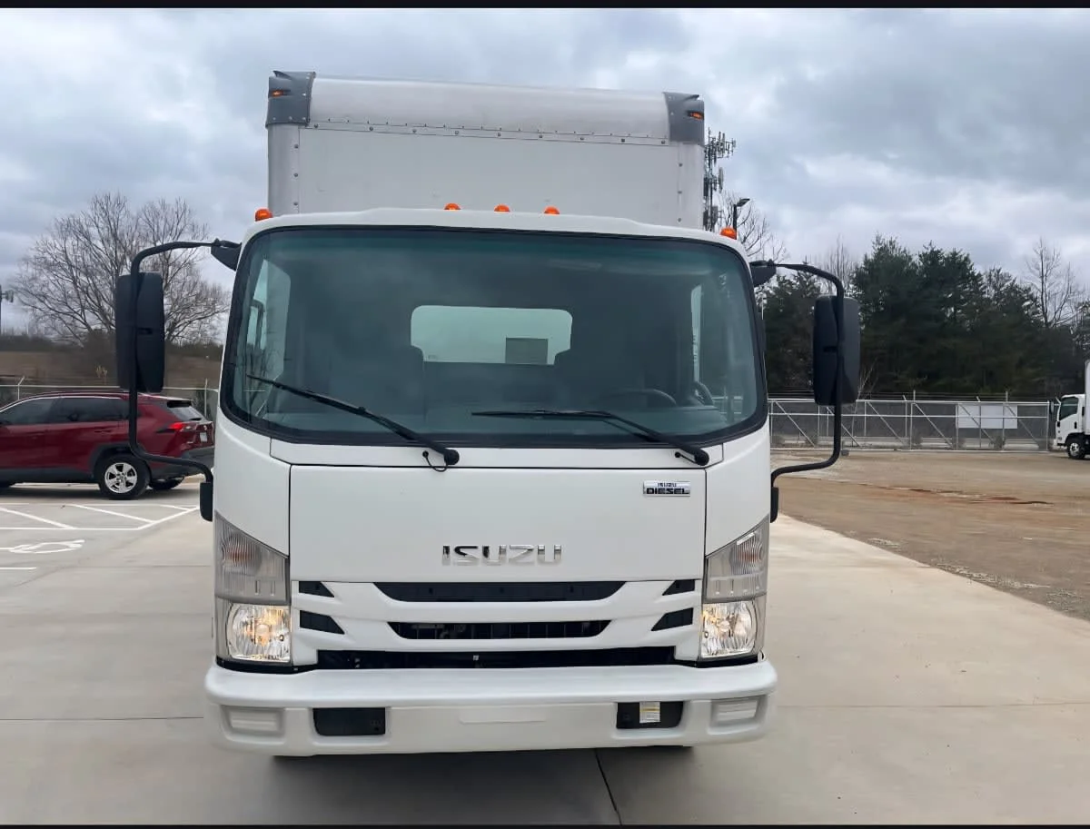 2019 Isuzu NPR - image 2