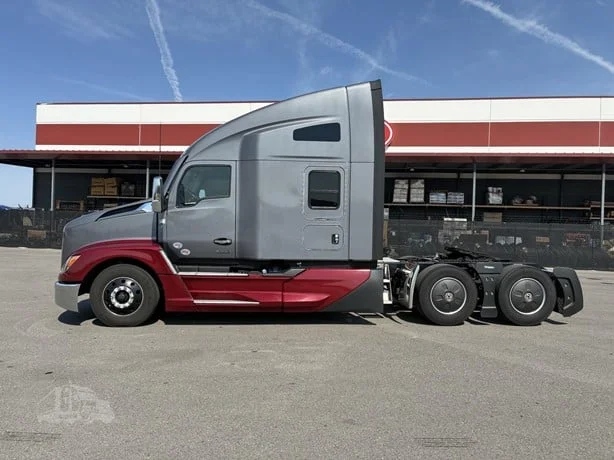 2025 Kenworth T680 in Idaho Falls, ID — photo 2