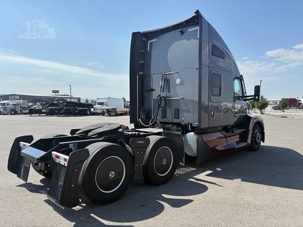 2025 Kenworth T680 in Idaho Falls, ID — photo 5