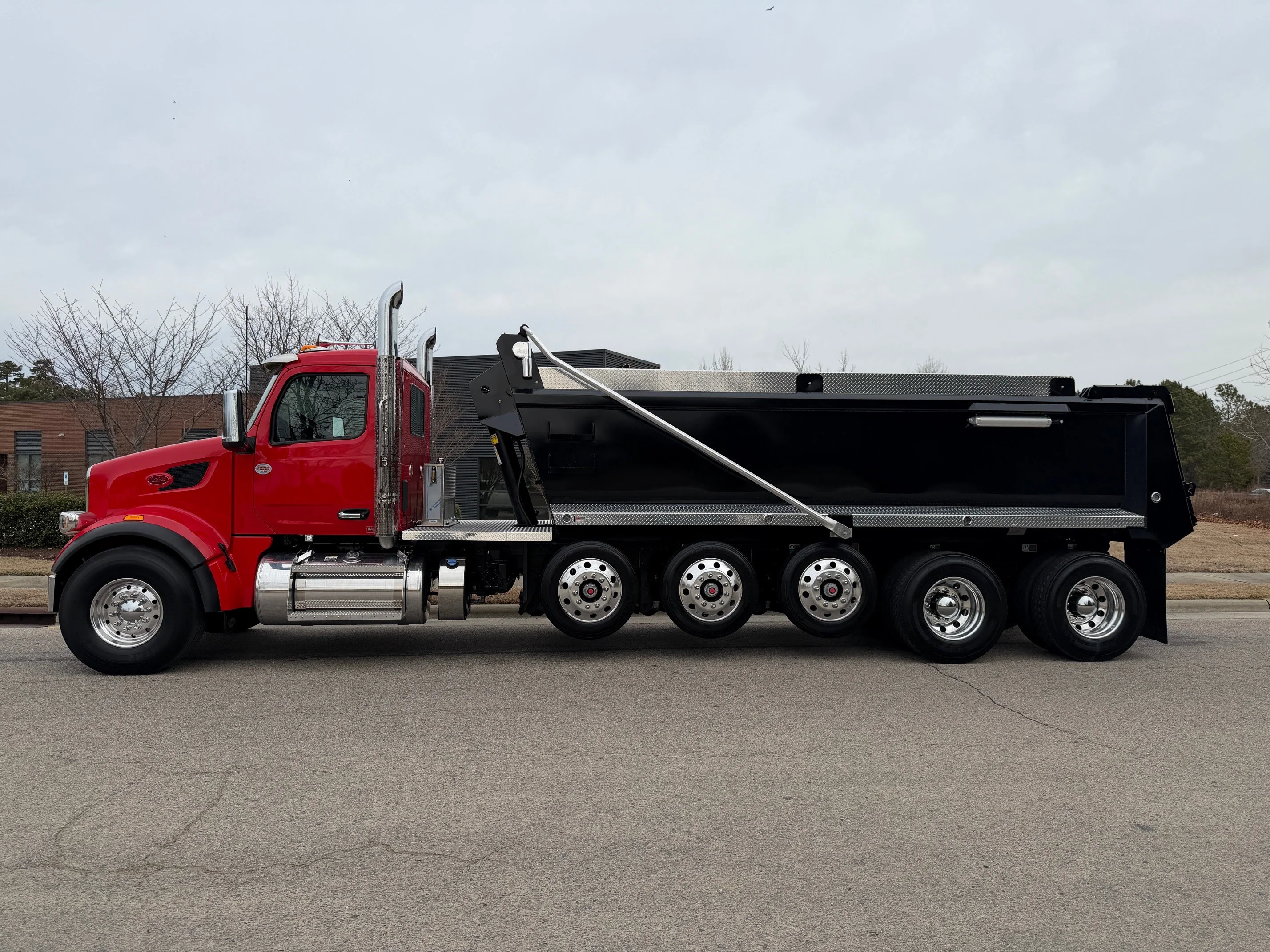 2026 Peterbilt 567 in Dunn, NC — photo 2