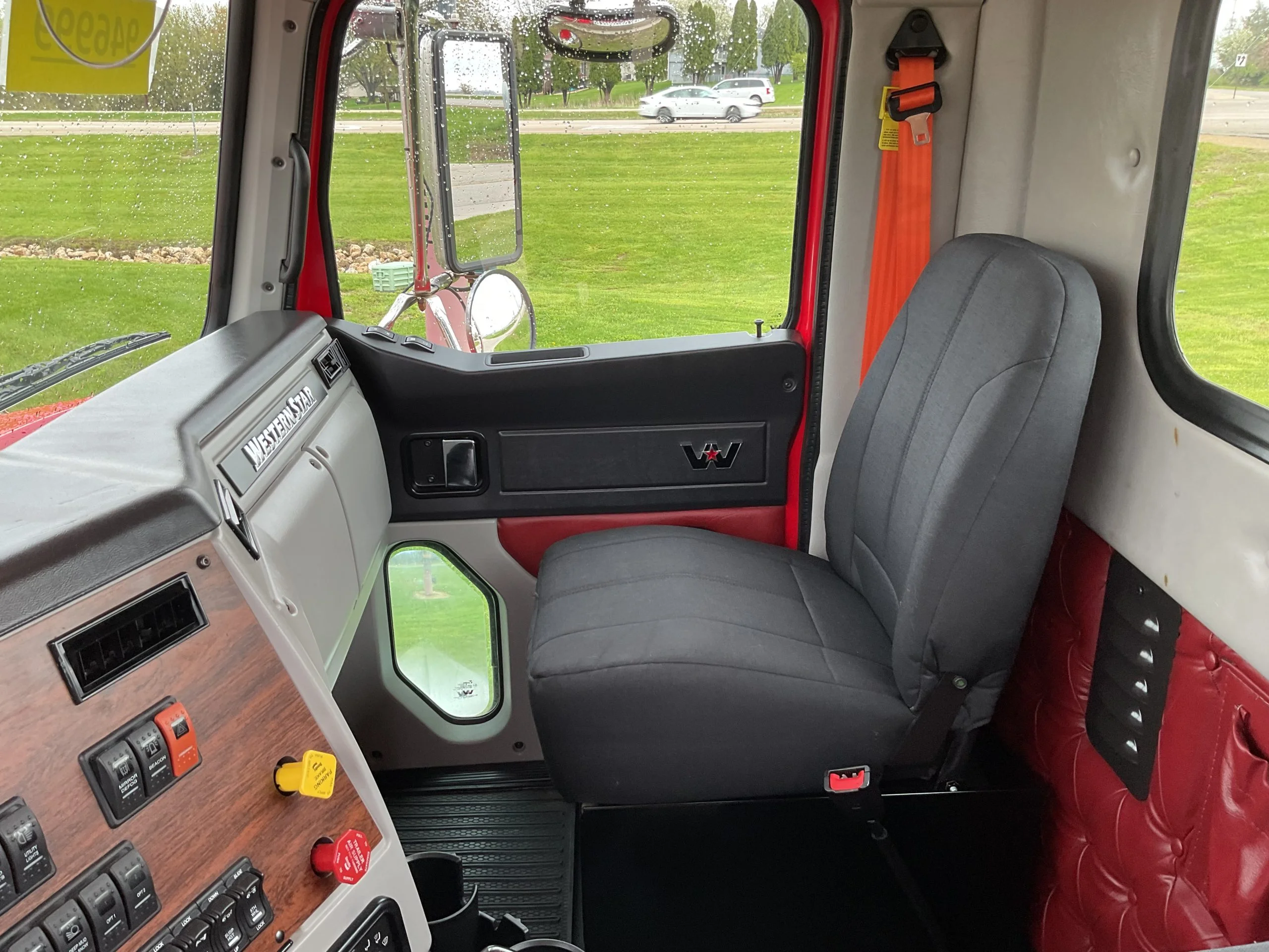 2022 Western Star 4700 in Dubuque, IA — photo 6