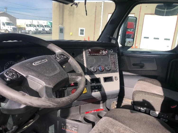 2021 Freightliner Cascadia - image 10