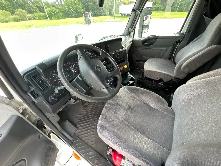2020 International LT in Tampa, FL — photo 10