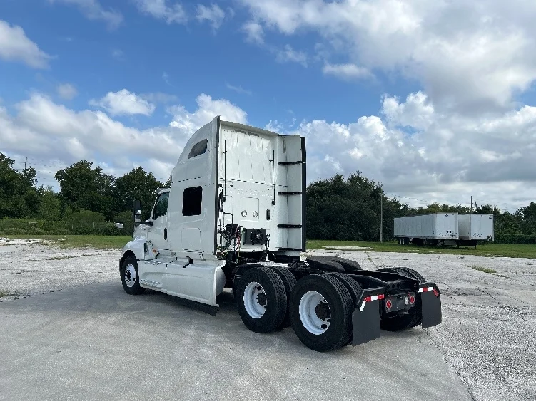 2020 International LT in Tampa, FL — photo 5