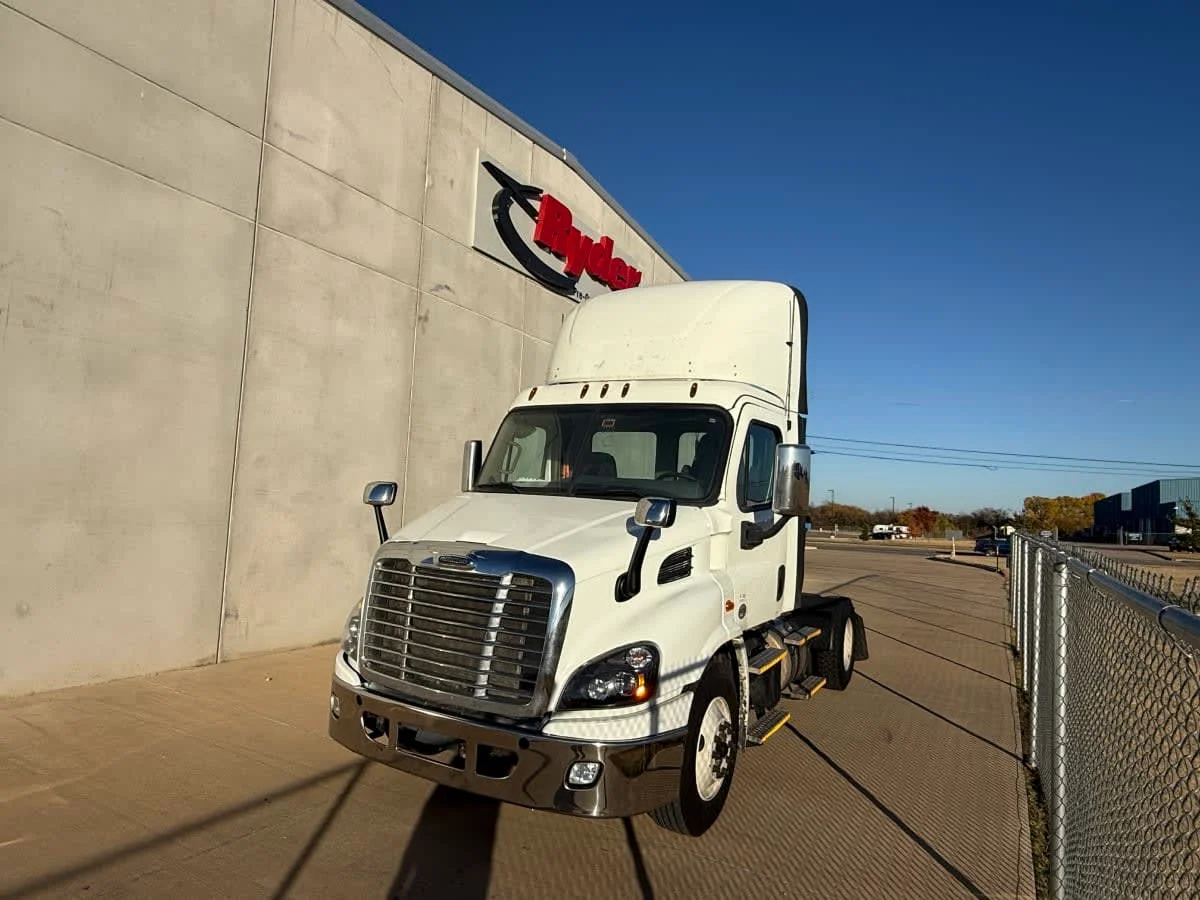 2017 Freightliner Cascadia in Oklahoma City, OK
