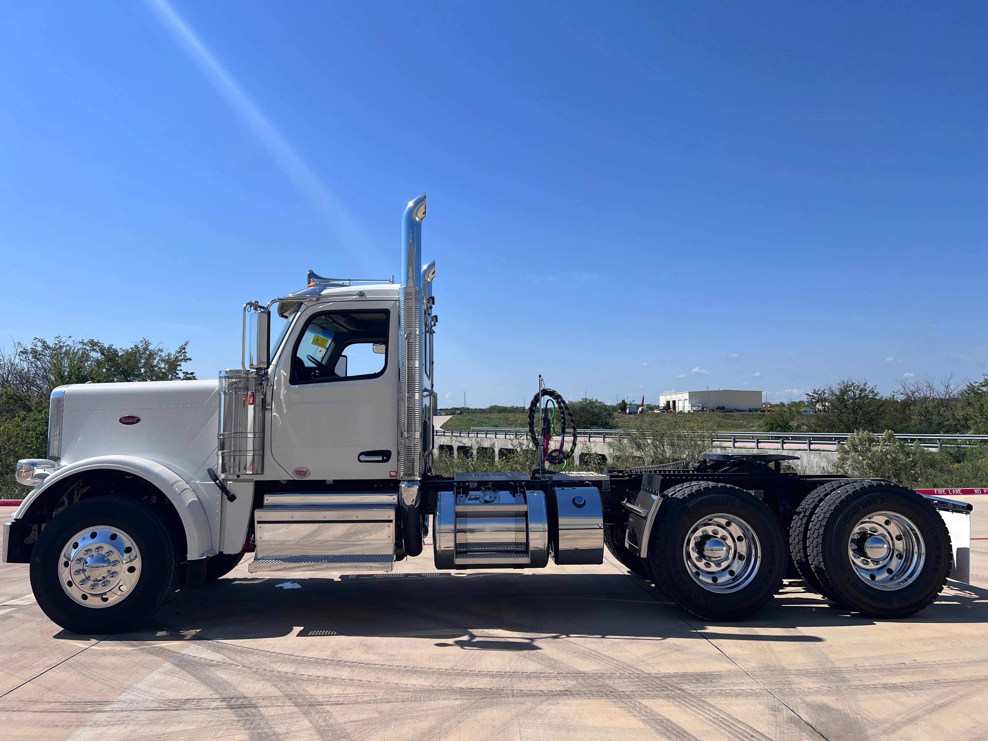 2026 Peterbilt 589 in Fort Smith, AR — photo 2