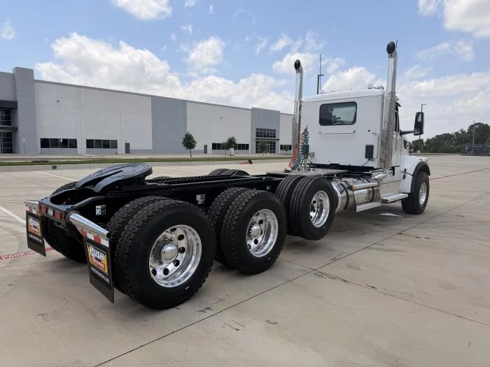 2027 Peterbilt 567 — photo 6