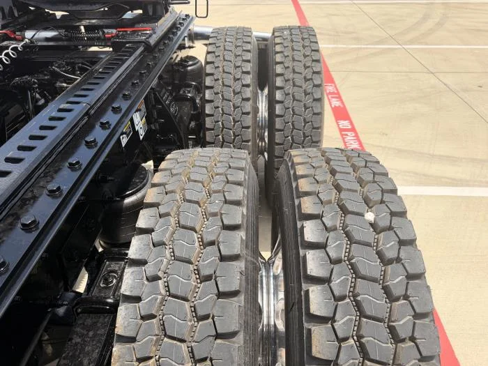 2027 Peterbilt 567 — photo 14