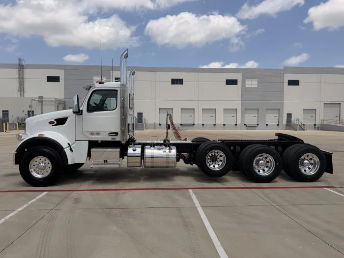 2027 Peterbilt 567 — photo 9