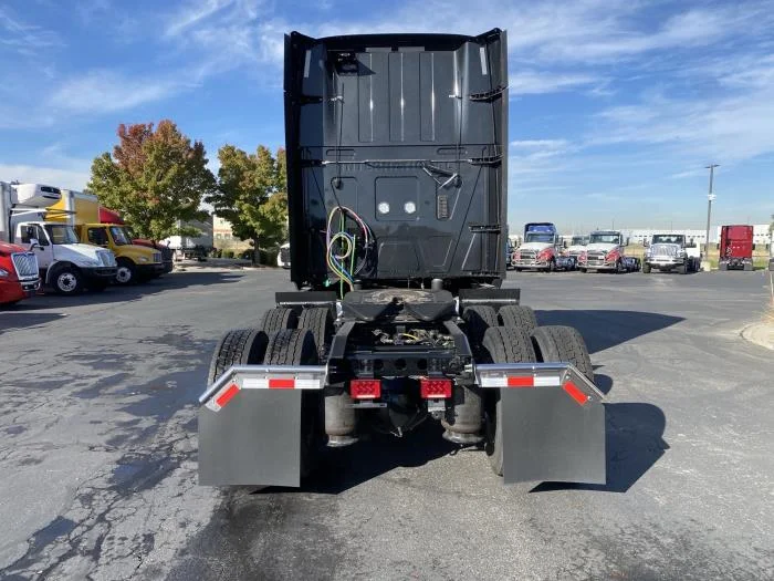 2026 International LT - image 7