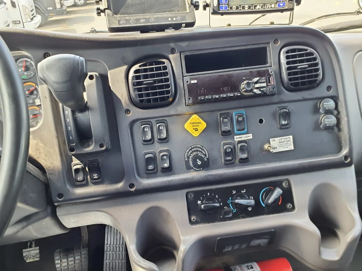 2019 Freightliner M2 106 in Springfield, MA — photo 8