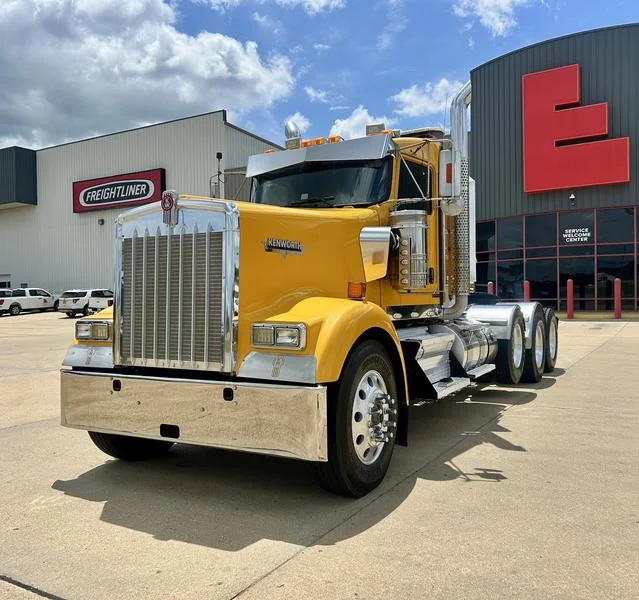 2018 Kenworth W900