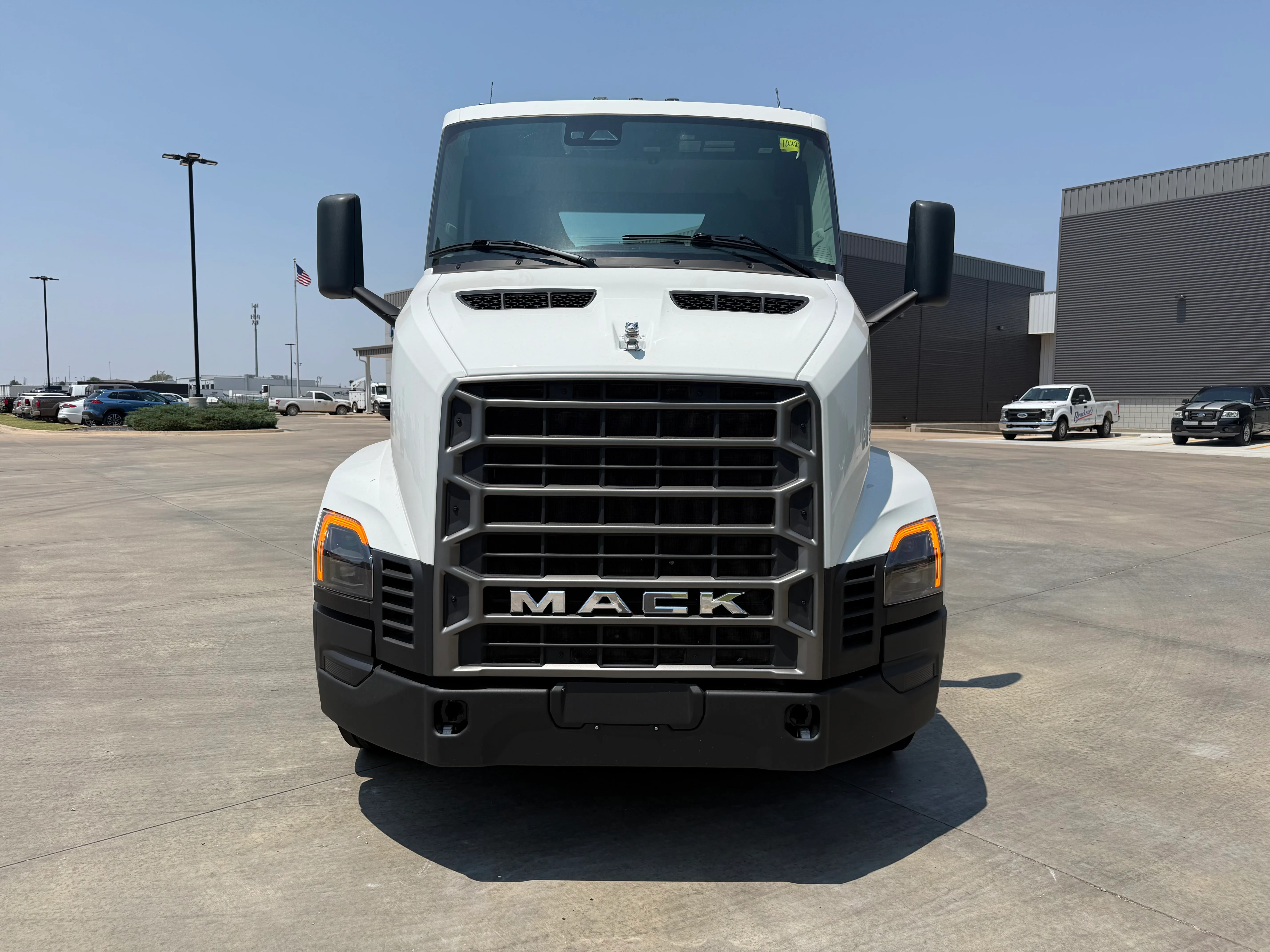 2027 Mack Anthem in Oklahoma City, OK — photo 2