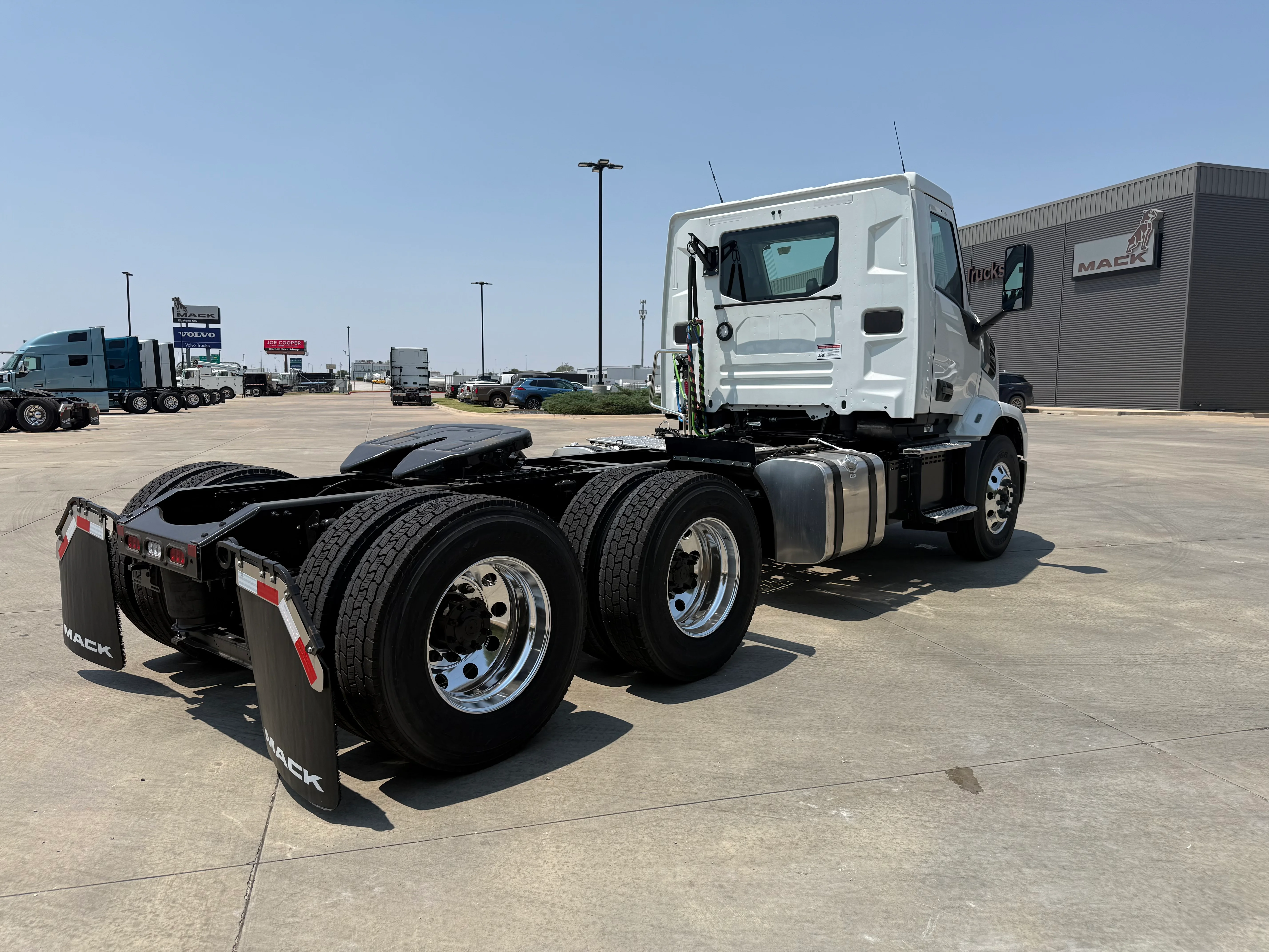 2027 Mack Anthem in Oklahoma City, OK — photo 5