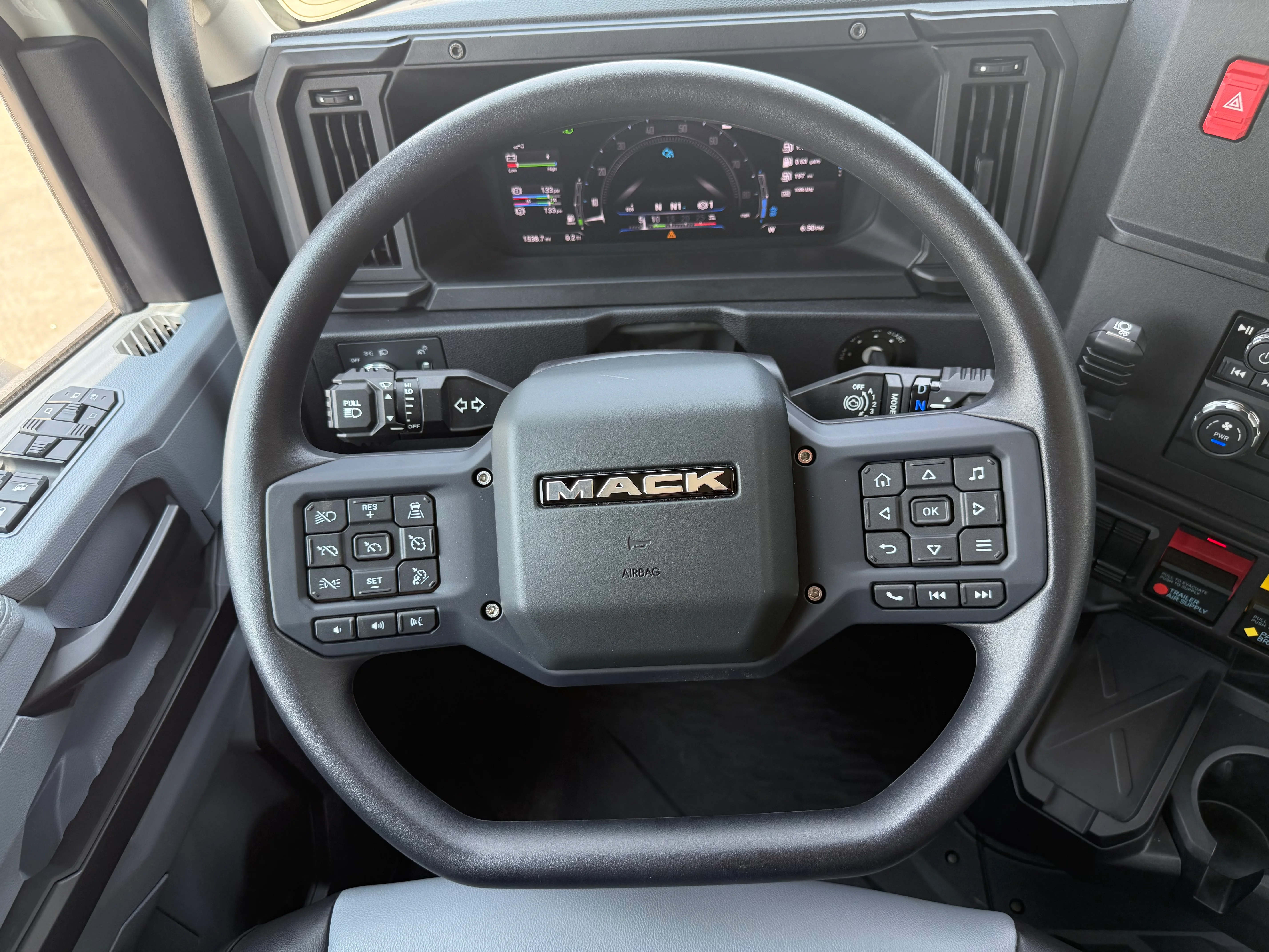 2027 Mack Anthem in Oklahoma City, OK — photo 15
