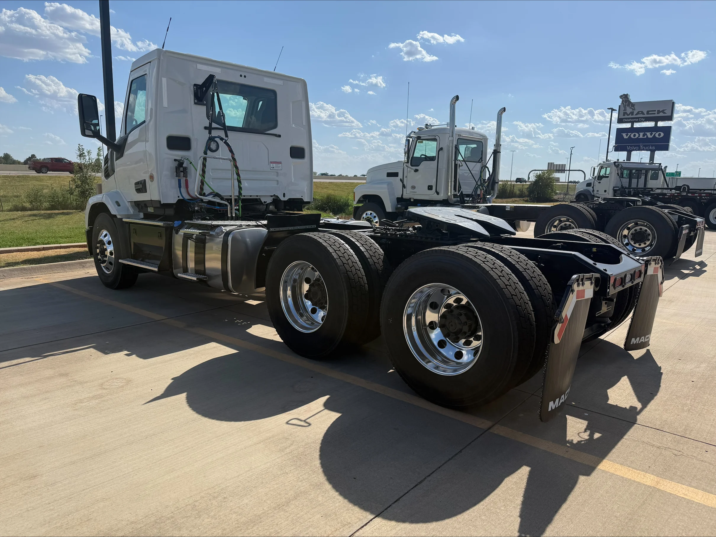 2027 Mack Anthem in Oklahoma City, OK — photo 7