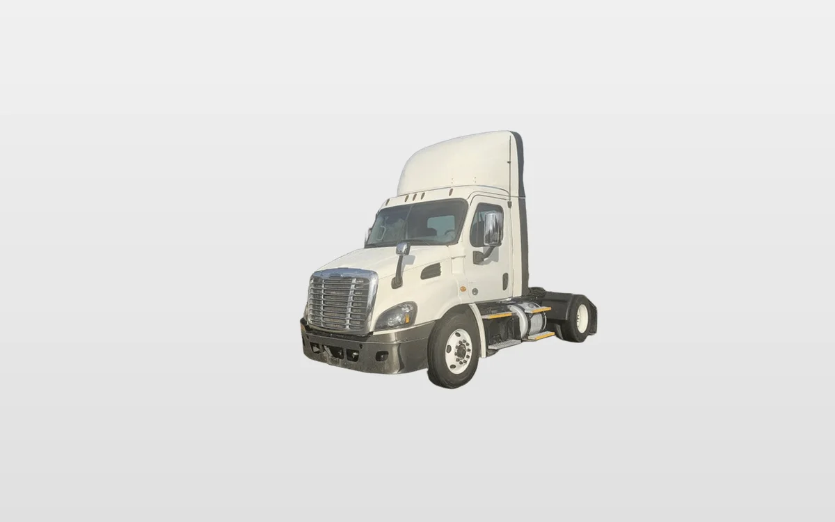 2018 Freightliner Cascadia - image 1