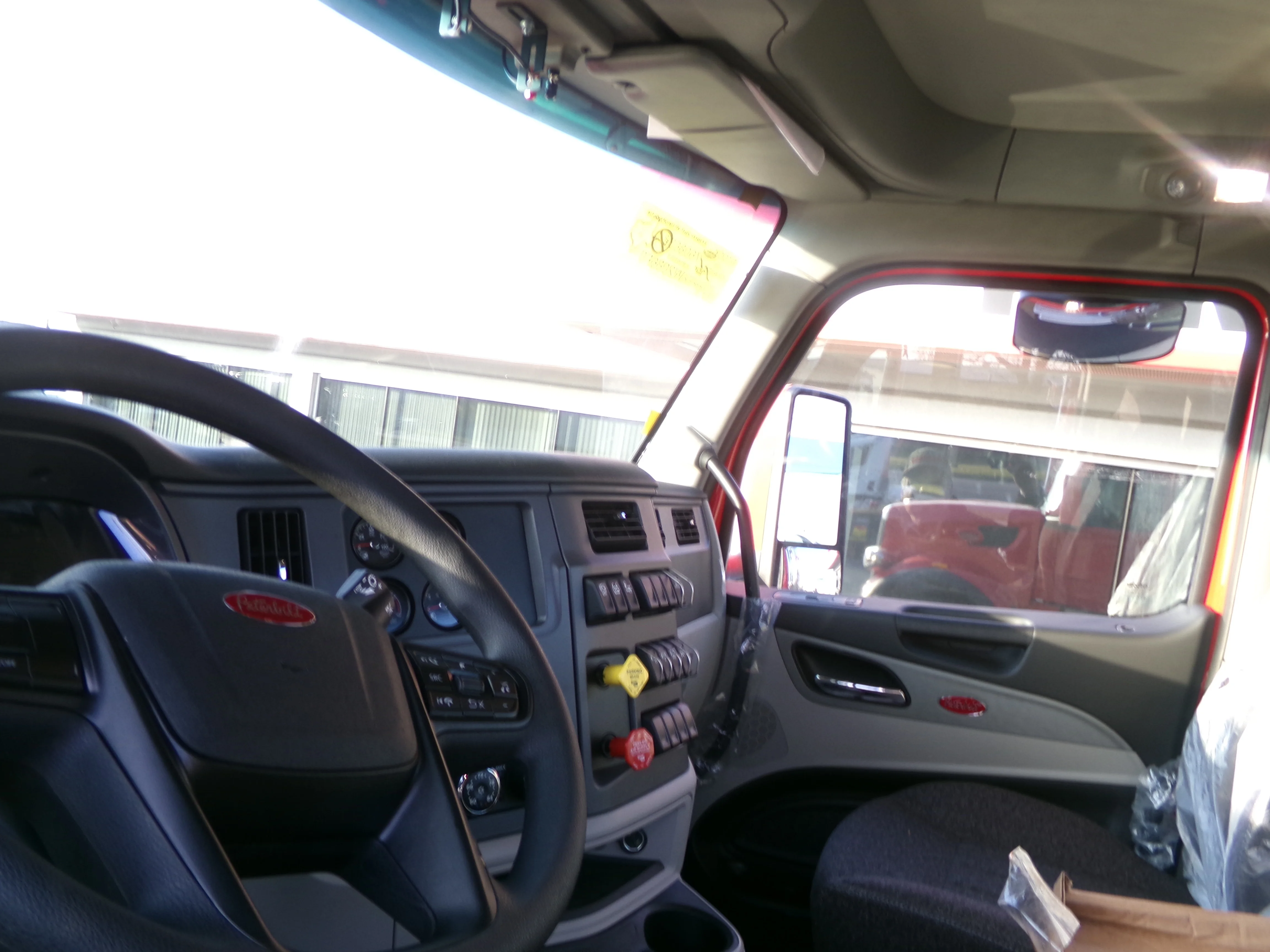 2025 Peterbilt 567 - image 5