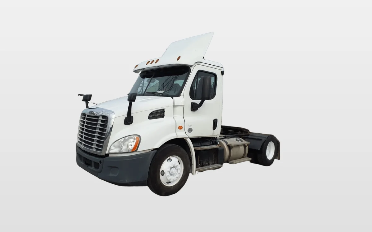 2019 Freightliner Cascadia - image 1