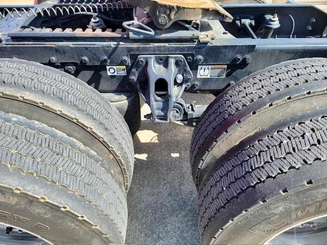 2022 Peterbilt 389 - image 15