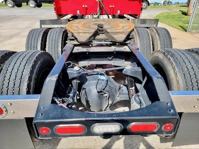 2022 Peterbilt 389 - image 13