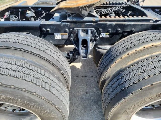 2022 Peterbilt 389 - image 14