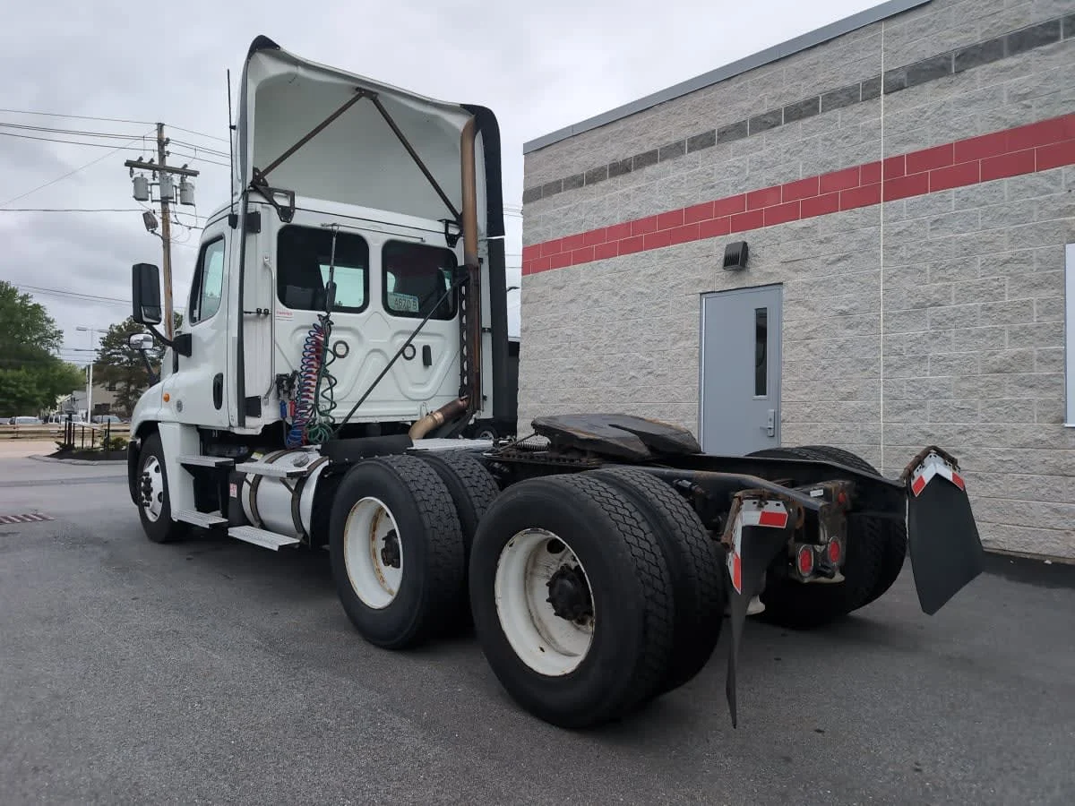 2020 Freightliner Cascadia in Norwood, MA — photo 6
