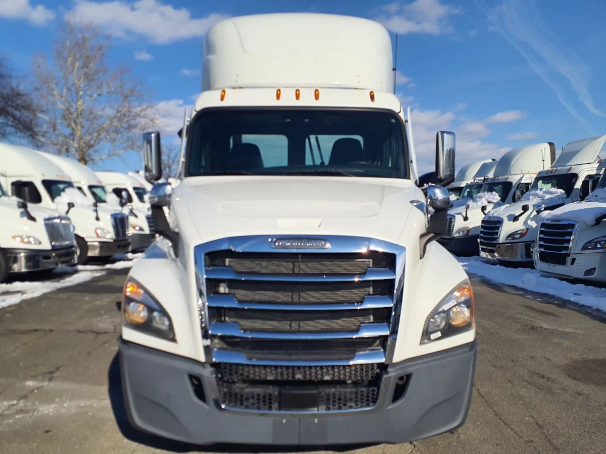 2021 Freightliner Cascadia in Springfield, MA — photo 2