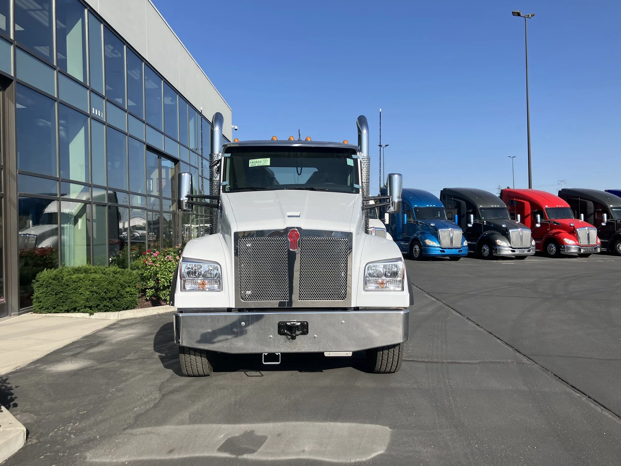 2026 Kenworth T880 - image 2