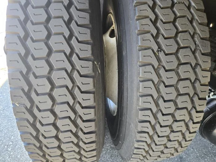 2019 Hino 268 — photo 8