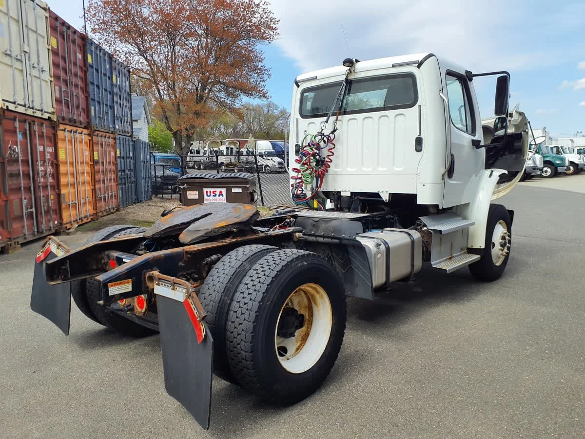 2018 Freightliner M2 106 - image 4