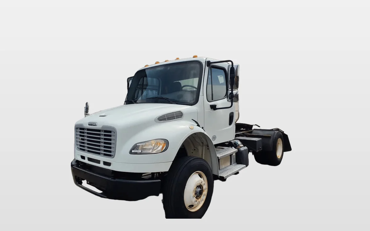 2018 Freightliner M2 106 - image 1