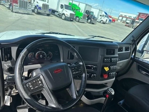 2024 Peterbilt 567 - image 13